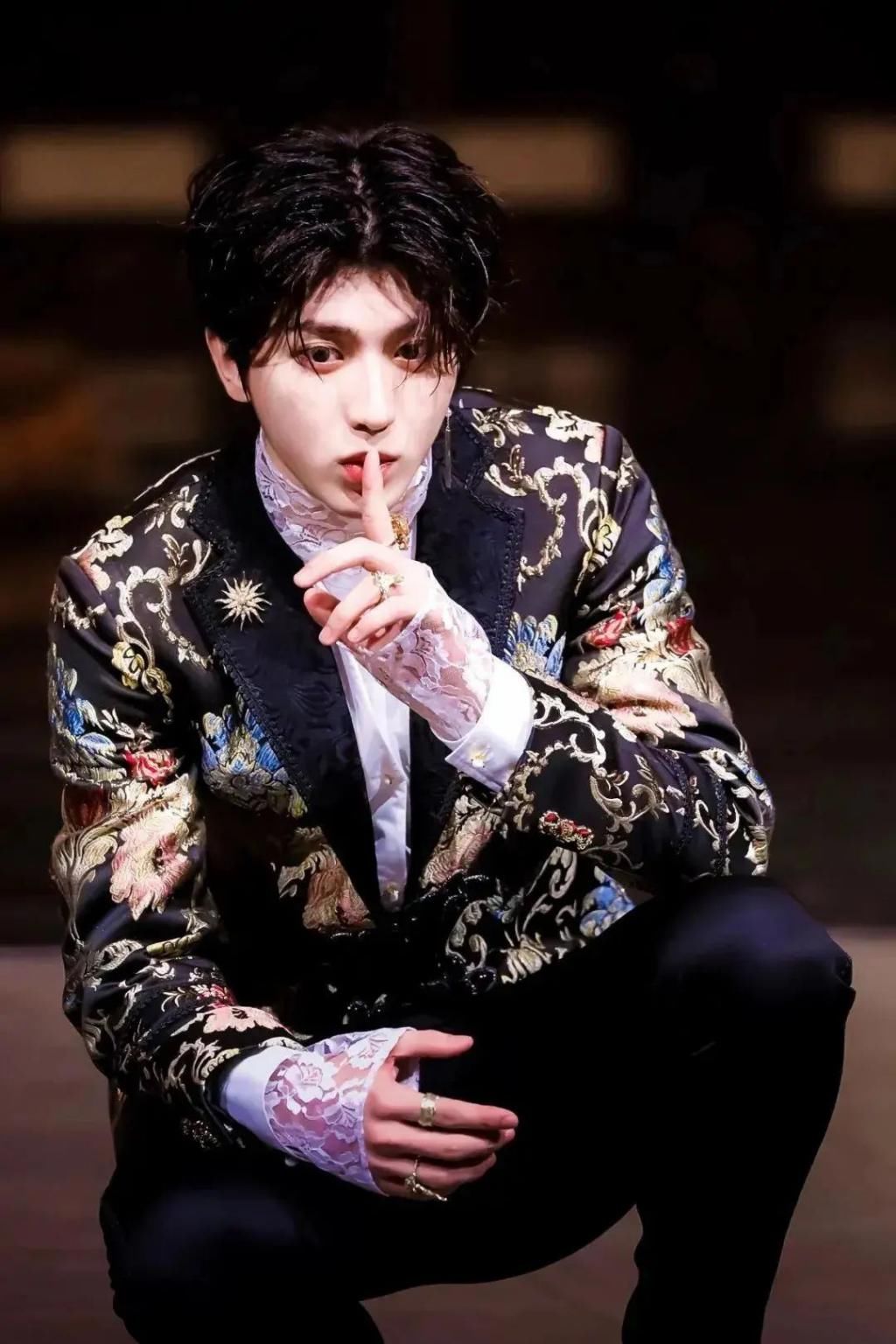  打算|资生堂这是打算和黄轩同归于尽？？？