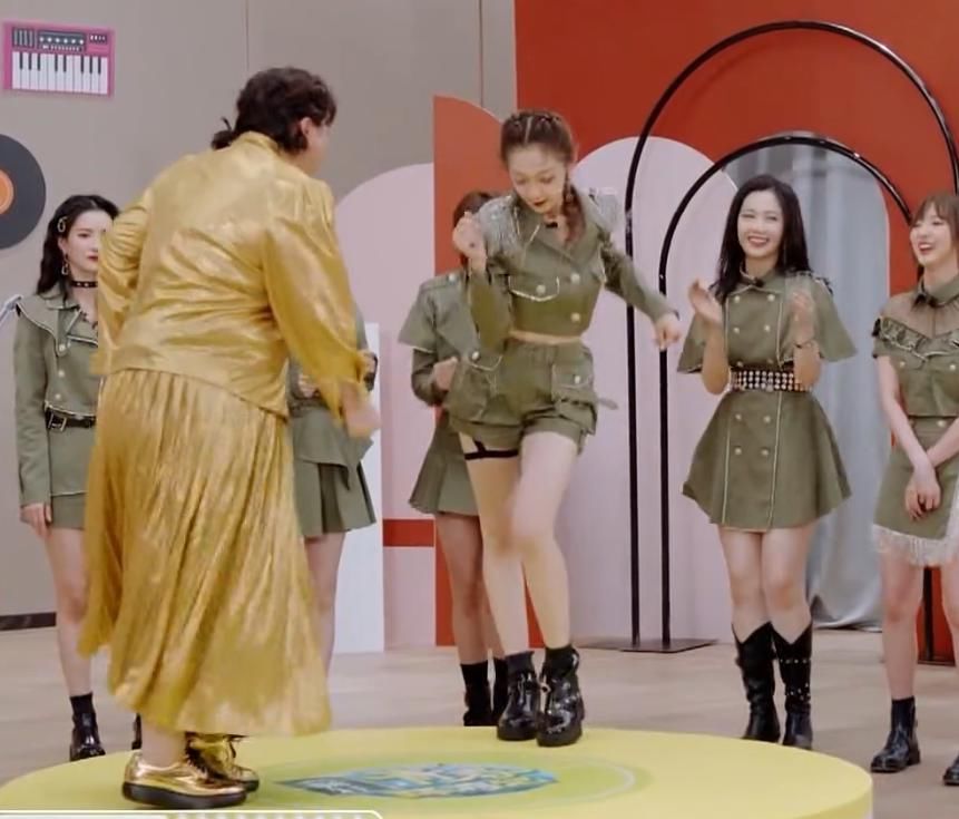  厉害|硬糖少女斗舞遇豪横对手希林被轰下台，赵粤被强拉上台，陈卓璇厉害了