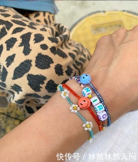  香奈儿|今年夏天被Jennie带火的平价饰物，最低65块钱即能变人间香奈儿