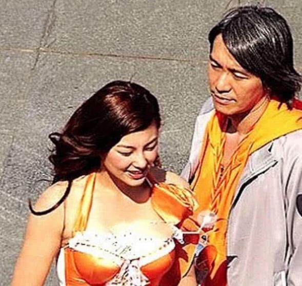 扒出|张雨绮出道不久的广告照被扒出,劣质妆容和镜头下,颜值让人跪了