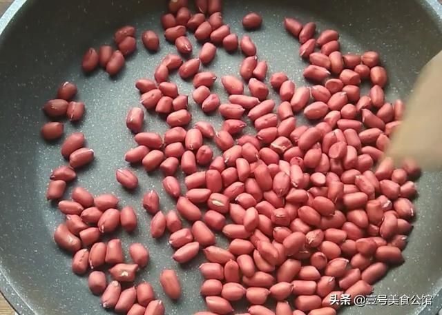 小火慢慢|牛扎糖这样做太简单,甜香味美,营养好吃,满满儿时的回忆