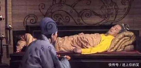 赵云|刘备临死前和赵云说了10个字，赵云没听懂，诸葛亮听懂了很是忐！