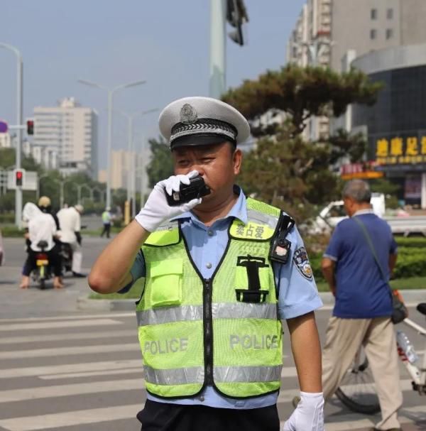 防汛救灾|未雨绸缪 实战练兵丨菏泽交警开展防汛应急演练