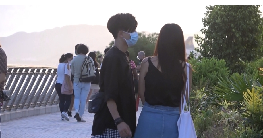 张柏芝|男星背着名媛女友与辣妹勾肩搭背好亲密,曾被传与张柏芝同返闺房