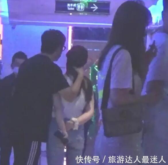  精神|王岳伦终于知错了，8月18日在李湘发文后首现身，面容憔悴没精神