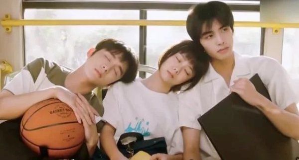  家人|收视率翻倍后被骂上热搜，《以家人之名》只用了一周？