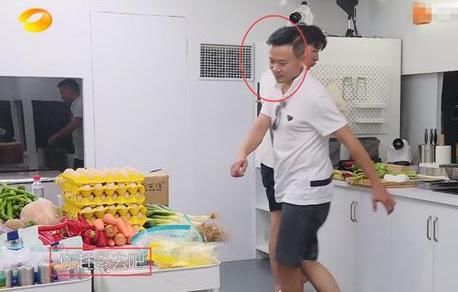  大厨|《中餐厅》34度，赵丽颖穿秋装，黄晓明脱妆，林大厨被张大厨怼