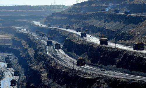 小孩|山西特大杀人案:煤老板一夜之间枪杀14人,10岁小孩也不放过