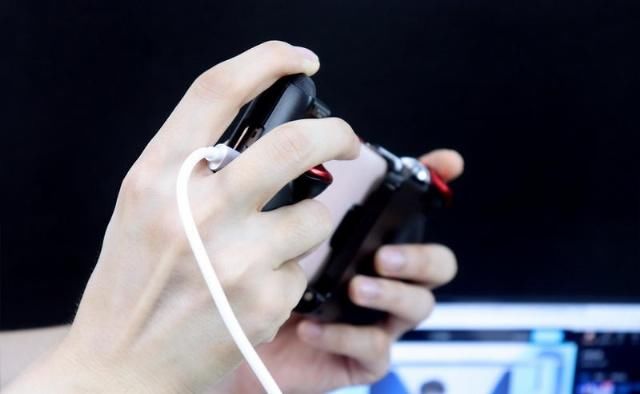  聊聊|五指吃鸡，手感致胜！聊聊玩了1个月的北通G2蓝牙游戏手柄