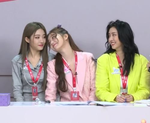  后孔|THE9成团后孔雪儿率先接戏，看“校花”造型，雪儿演叛逆少女吗