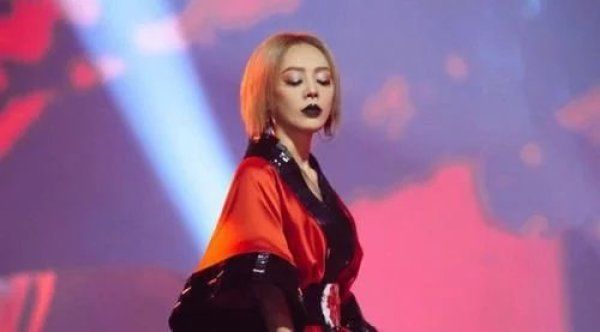 即将|《浪姐》即将接近尾声,最大赢家竟不是蓝盈莹,而是默默改变的她