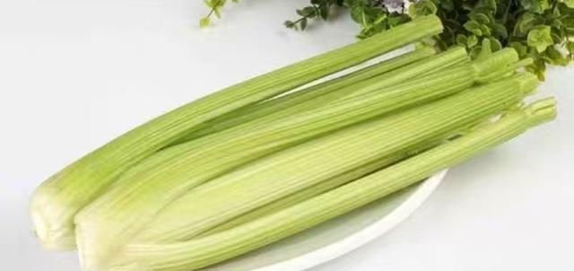  白果|外婆创新菜之西芹芦荟炒白果