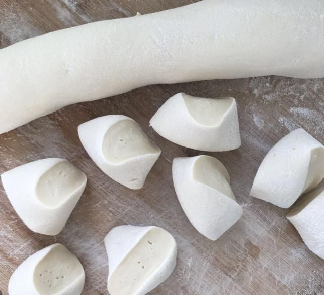 味道|皮薄馅儿大没有褶的韭菜盒子,吃出妈妈的味道