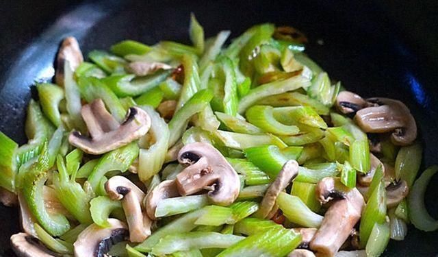 上火|小暑过后,记得常吃这菜才对,营养美味不上火,舒适度过这个酷夏