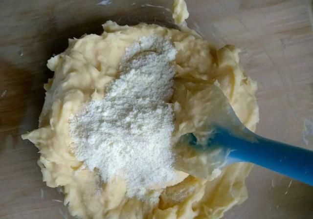 不用|三伏天这菜最好这样吃,加把面粉搅一搅,水都不用放一滴,家里有锅就能做