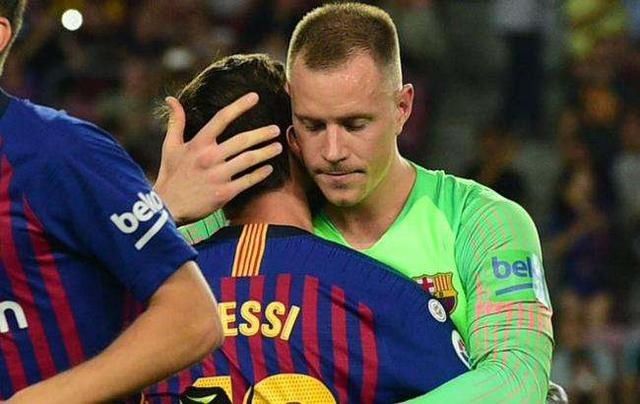  传来|凌晨1点!巴萨传来喜讯:成功与6亿巨星续约5年,巴托梅乌亲自证实