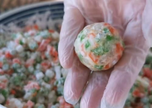  好吃|分享一款Q弹筋道的肉末素菜丸子，鲜香好吃又营养，美味的家常菜