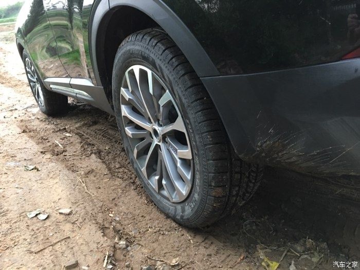 自动驻车|细雨绵绵，野外拉练爱车哈弗H6，附车身配置和外观报告！