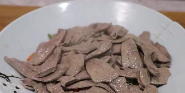  美味|在家做美味猪肝，没有一点腥味，吃起来还非常鲜嫩