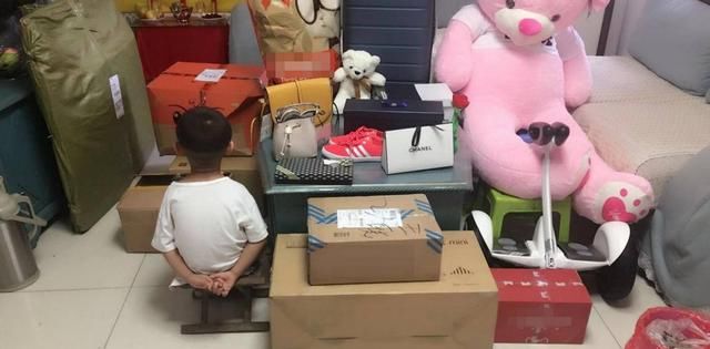 小朋友|熊孩子扯断别人项链,得知价格不菲!宝妈:我只赔五百块钱