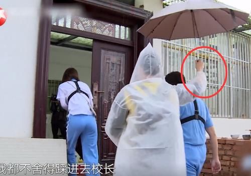  失败|《极限挑战》最失败的嘉宾：扔衣服抓鸡，躲雨让助理全程打伞