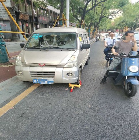 撬锁|78分的“违法王”撬锁逃离，还把锁给顺走了