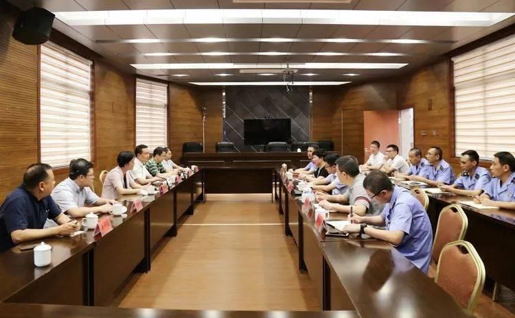  邱华萍一行|邱华萍局长赴苍南开展 “三服务”活动