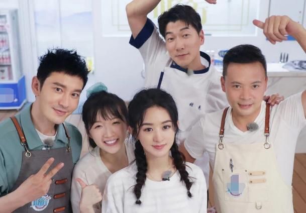  搓衣板|《中餐厅》baby意外“现身”？出场方式独特，黄晓明搓衣板警告