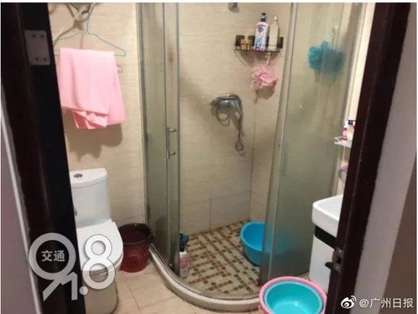 老婆|无耻！男子刚结婚两个月，溜进老婆闺蜜的浴室安装摄像头