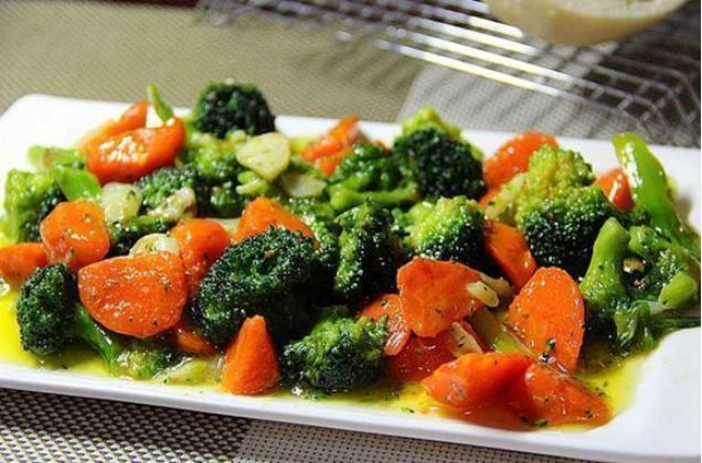  卤蛋|精选美食：胡萝卜炒西兰花，可乐卤蛋，莴笋炒肉丝，豆花牛腩