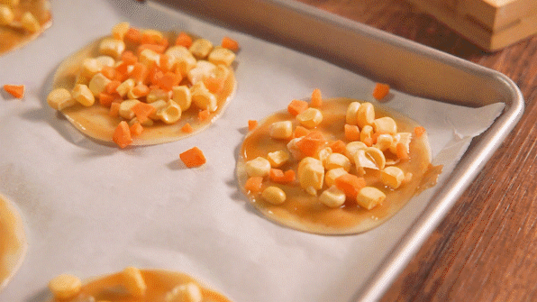 披萨|饺子皮竟有这样的吃法？一张一个披萨