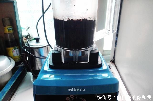 芝麻丸|夏天阳光好赶紧做它,做一次吃半年,每天吃气色好,头发乌黑亮泽