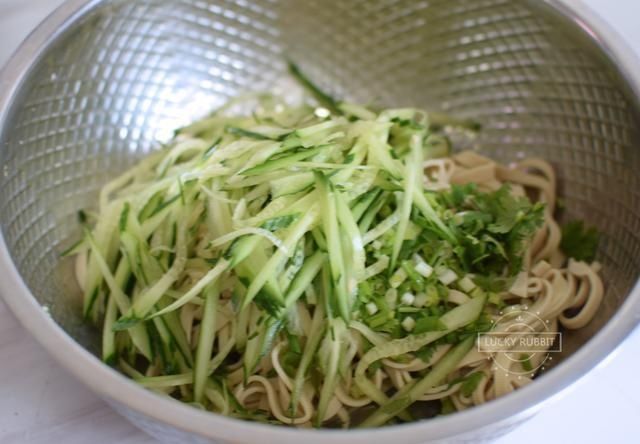  伏天|伏天试试这道凉拌菜，清凉酸爽