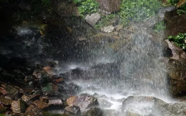  游山玩水|游山玩水，踏春赏花怎么能错过大美秦岭呢