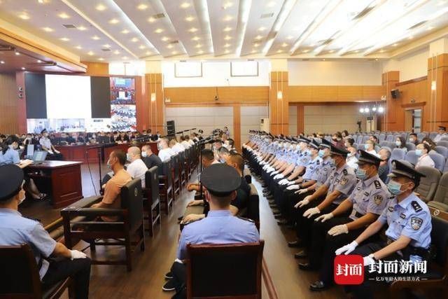 天近|45名被告人、审了6天近70小时 四川雅安一涉黑案开庭审理
