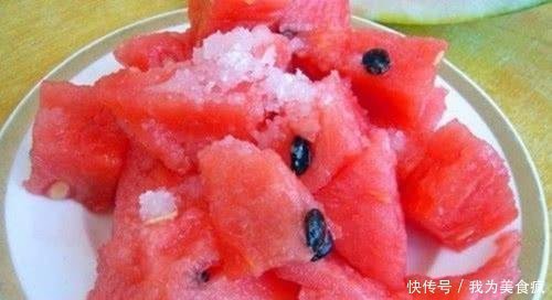  实情|为何日本人吃西瓜要放盐实情让人扎心，网友还好我在中国！