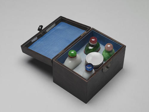 拿乎|台北故宫新展“士拿乎”：方寸间的鼻烟壶与清宫微型艺术