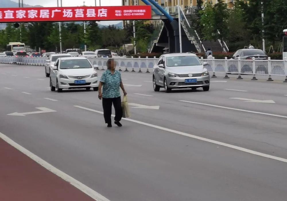 行人|真人曝光！不羞？