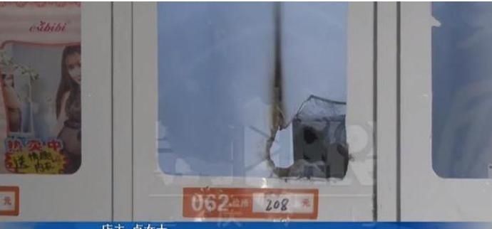 竟然|一对男女半夜进入成人用品店竟然干出这事！