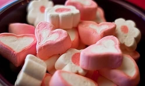 家长|学生党上课“偷吃”的4款零食，棉花糖上榜，最后一种家长也爱吃