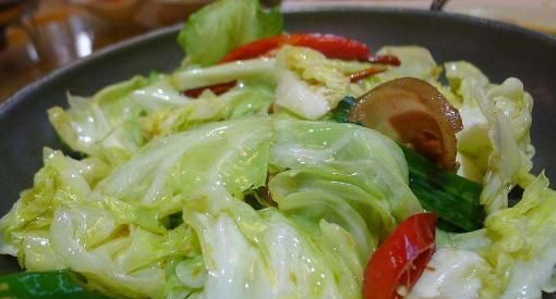  口感|饭店的包菜为啥那么好吃? 老伙夫教你一招, 鲜嫩爽脆口感好!