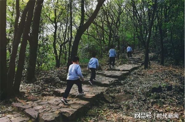  荣宗锦|怀家国之情操，为天下布芳馨