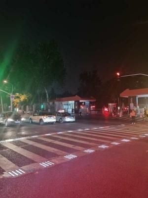 开启|自动感应，适时开启！济南首条会发光的斑马线现身山师北门