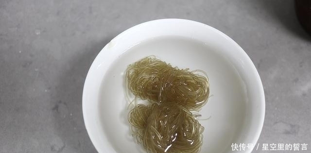 柔嫩|三伏天没胃口?吃1碗鸭血粉丝汤,咸鲜柔嫩开胃,从里到外的畅快