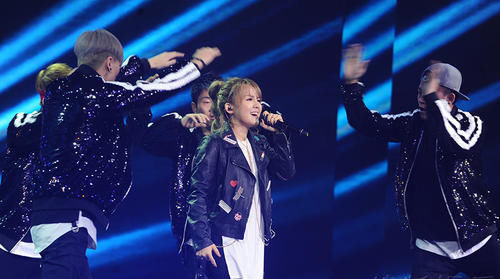  段时间|四年前大火夺得《好声音》亚军, 今再次参加《歌手》, 却无人认得出?