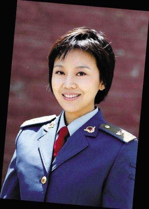 近乎|“风情”闫妮:千娇百媚的彪悍,近乎孩子的简单