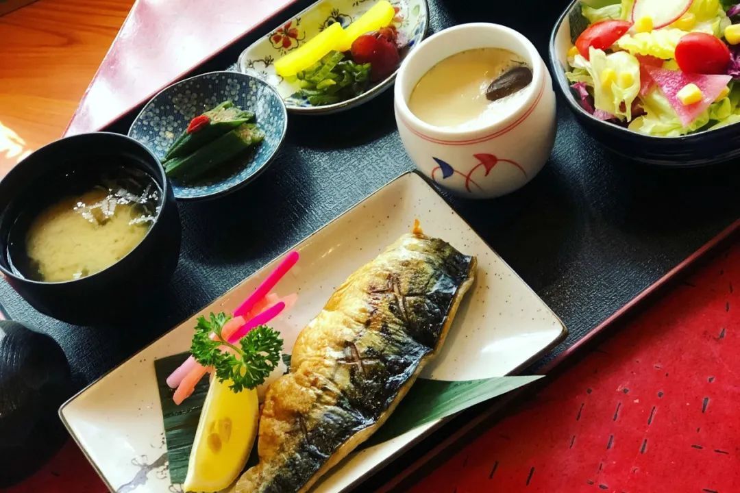 犯愁|别再为午餐犯愁了,长宁这家5星级酒店日式定食好吃不贵