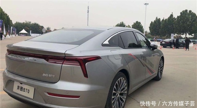B70|全新奔腾B70非常漂亮,网友叫它凯迪拉腾,媲美合资的掀背轿跑