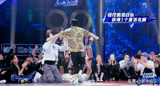  扎心|王一博战队全员晋级，钟汉良扎心落泪，陈默主动替王嘉尔解围