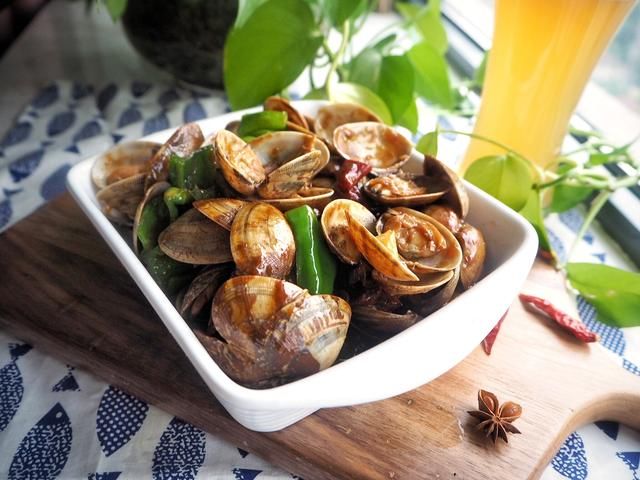  老公|此小海鲜营养还便宜，辣椒炒一炒，老公下酒，孩子就米饭